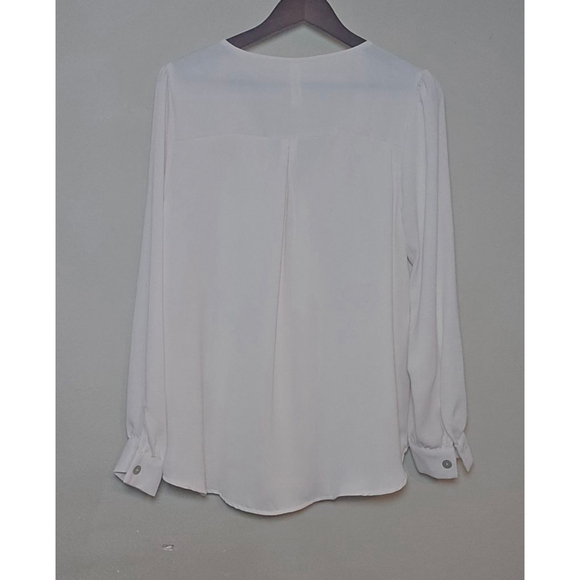 Women's Zenana premium White button up Blouse Size Large - Picture 2 of 2